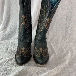 Black leather Laredo size 8 boots